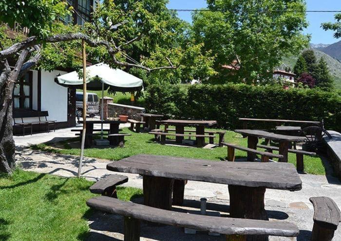 Hotel Restaurante La Carasca Orle ภายนอก รูปภาพ