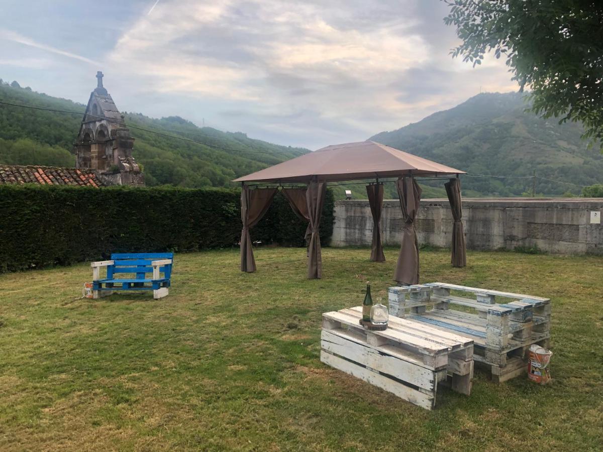 Hotel Restaurante La Carasca Orle ภายนอก รูปภาพ